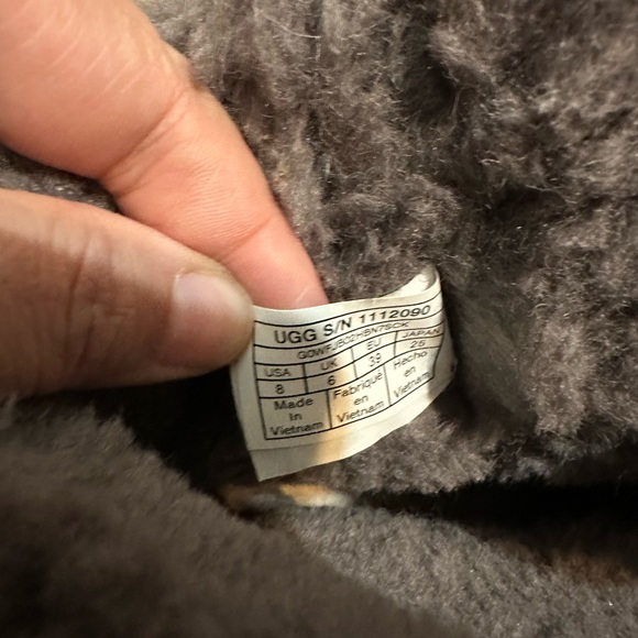 Women’s Ugg boots size 8.  Gray with metallic finish and bow detail (used) - Picture 4 of 6